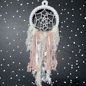 ✨FREE✨ Mini dream catcher